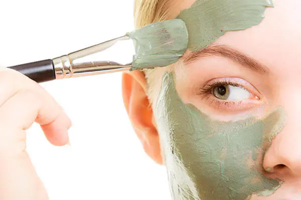 How to Use Spirulina to Boost Your Skincare