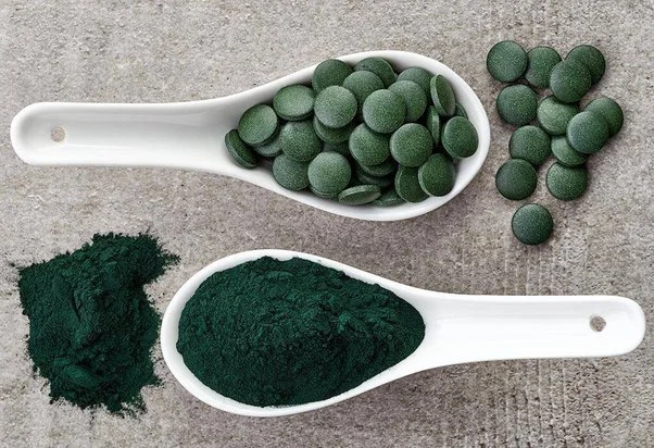 Spirulina Powder and Vitamin B12 Spirulina Powder and Vitamin B12