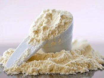 What are the key bioactive components of Bovine Colostrum Powder？